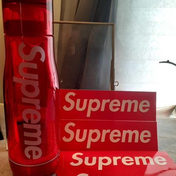 Supreme / Zoku Glass Core 16OZ Bottle